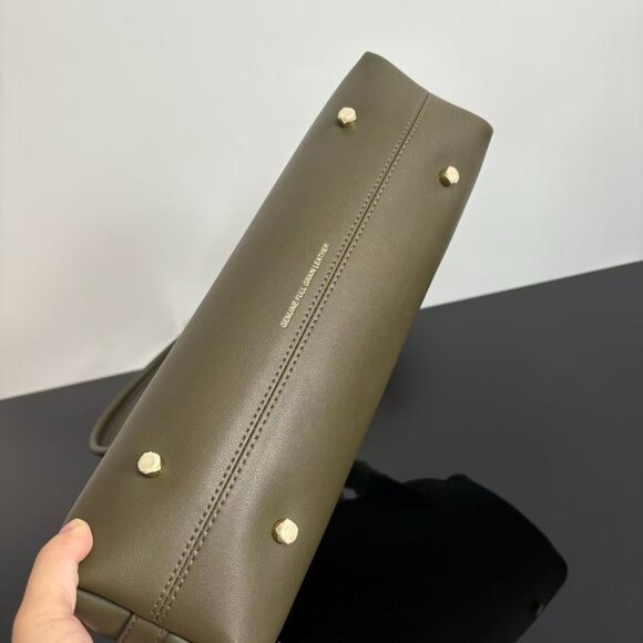 COACH Women's Handbag/Shoulder Bag  size : 34.5*15.5*12 - Picture 6 of 9